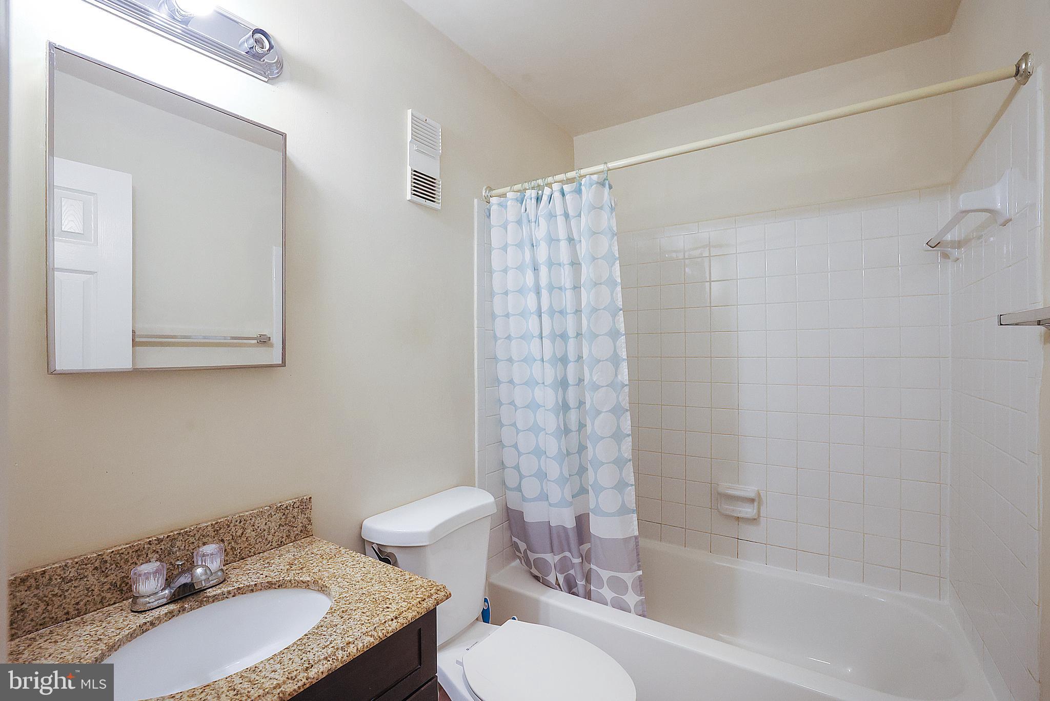 10028 Forest View Pl