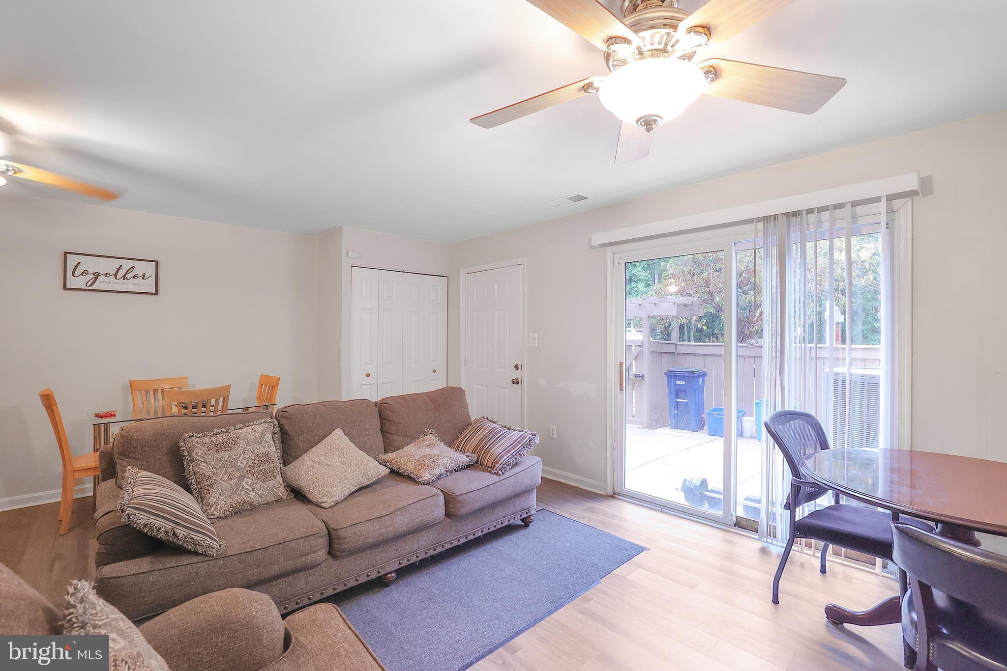 10028 Forest View Pl