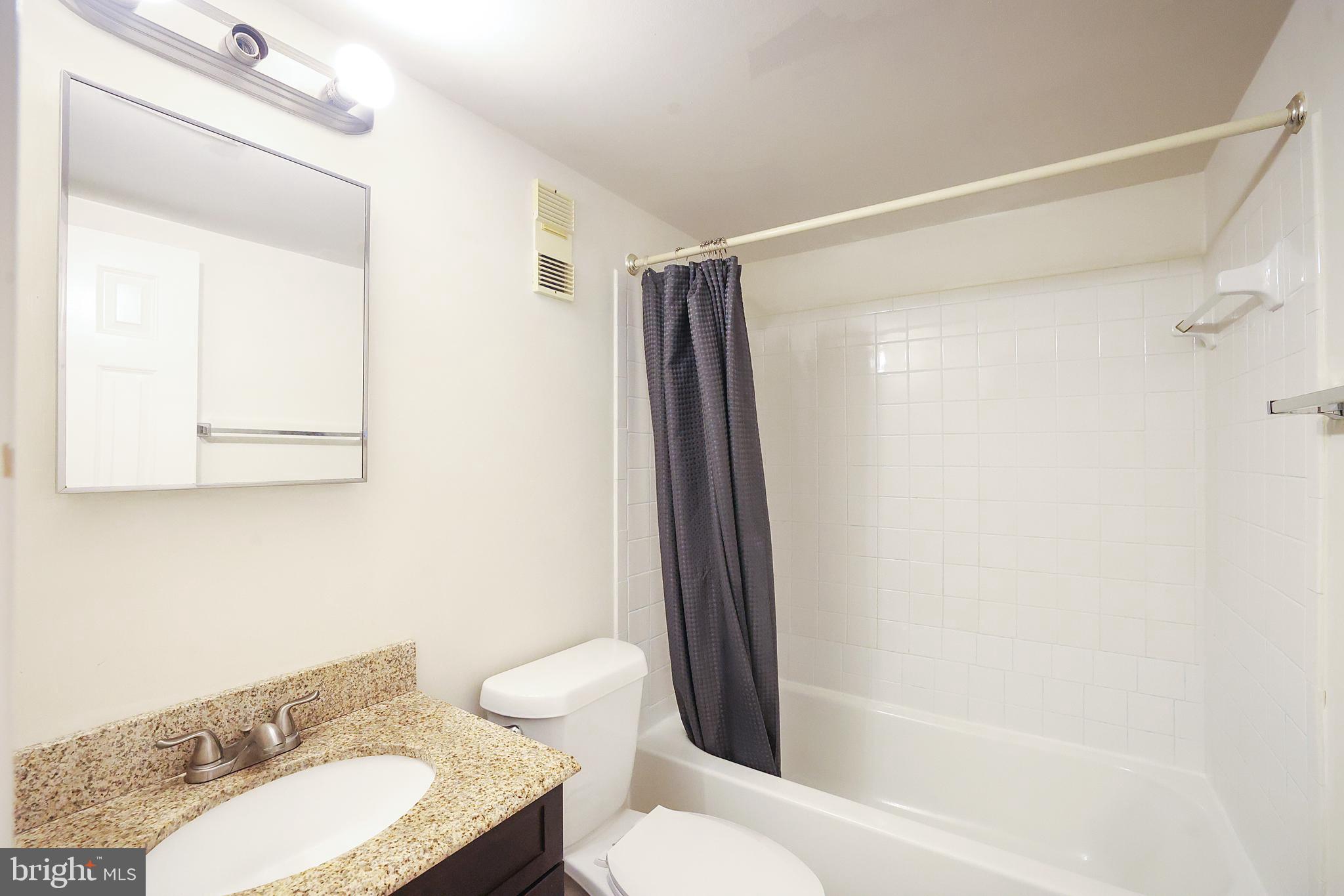 10028 Forest View Pl