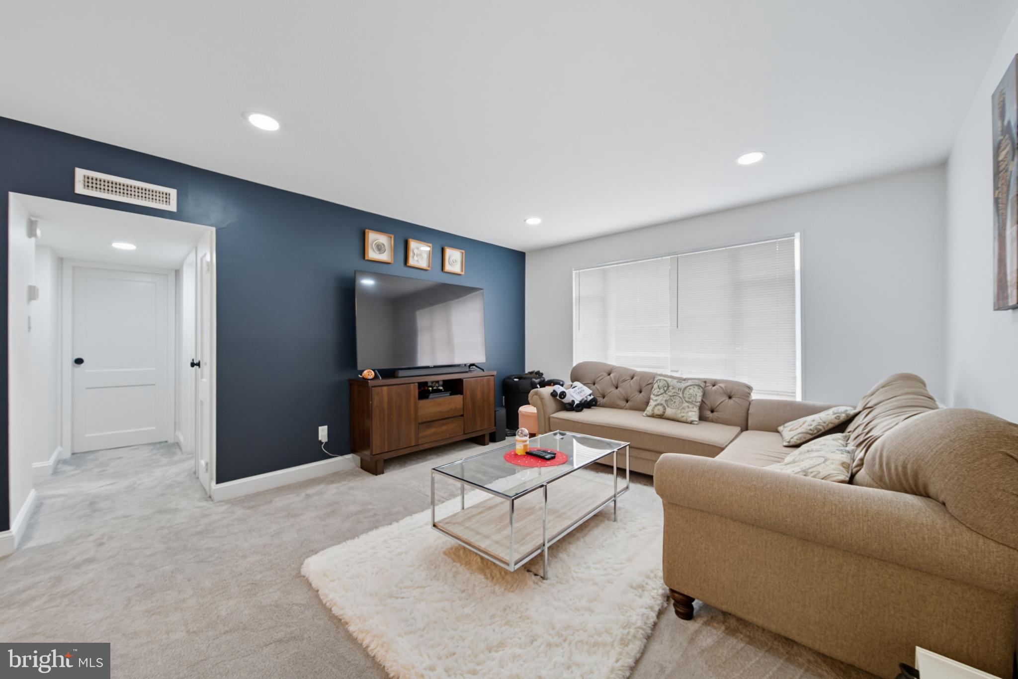 10305 MONTROSE AVENUE 10305