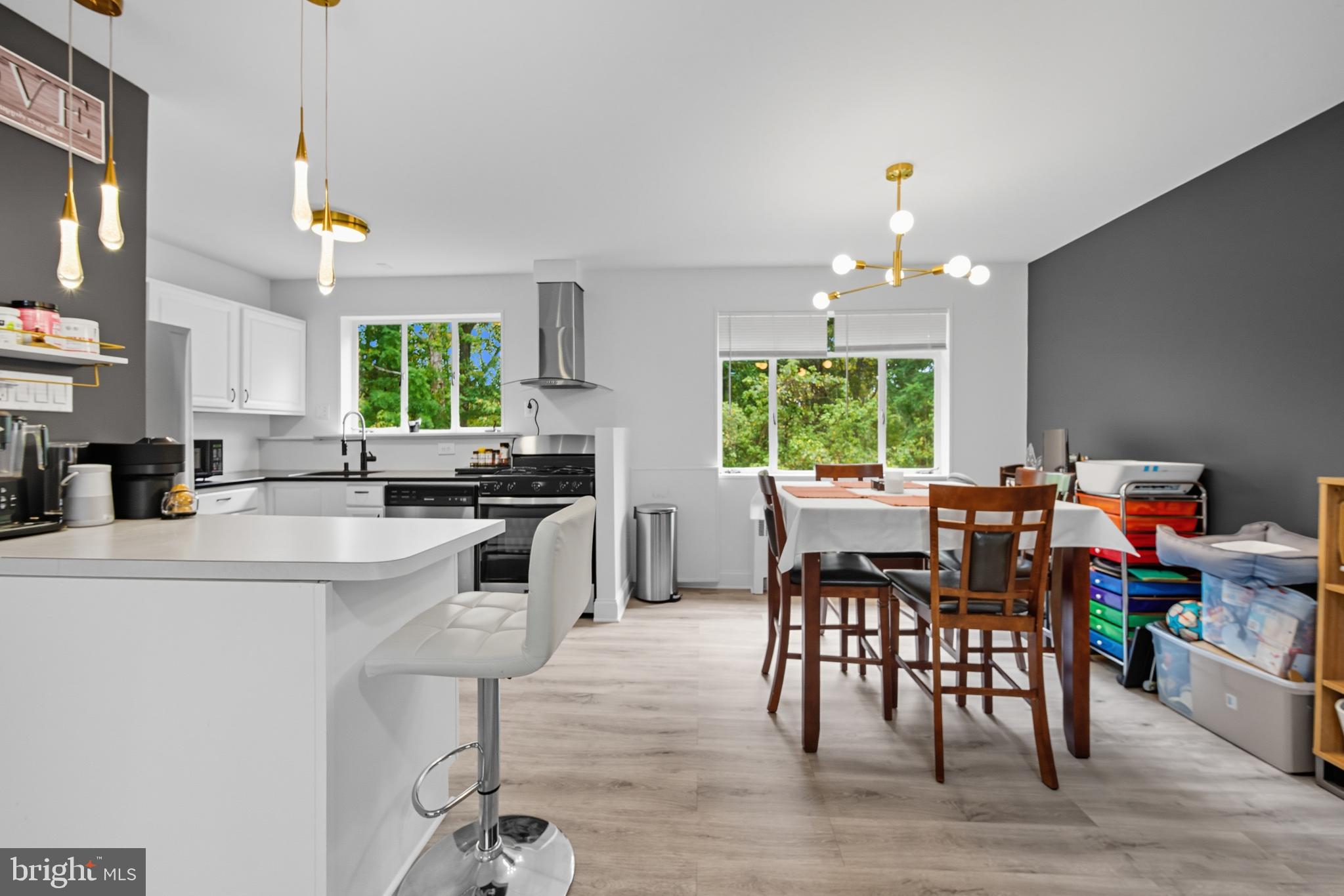 10305 MONTROSE AVENUE 10305