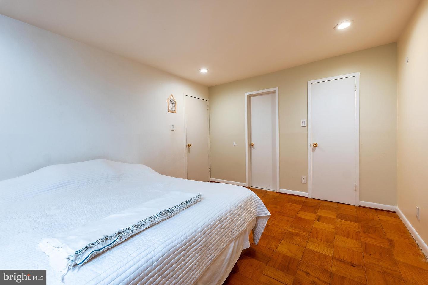 3100 S MANCHESTER STREET Unit: 1128