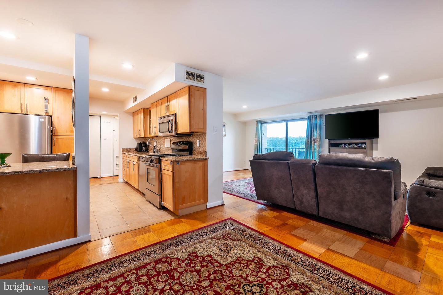3100 S MANCHESTER STREET Unit: 1128