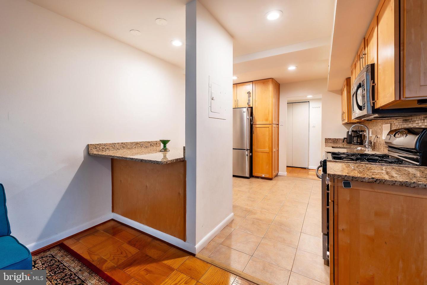 3100 S MANCHESTER STREET Unit: 1128