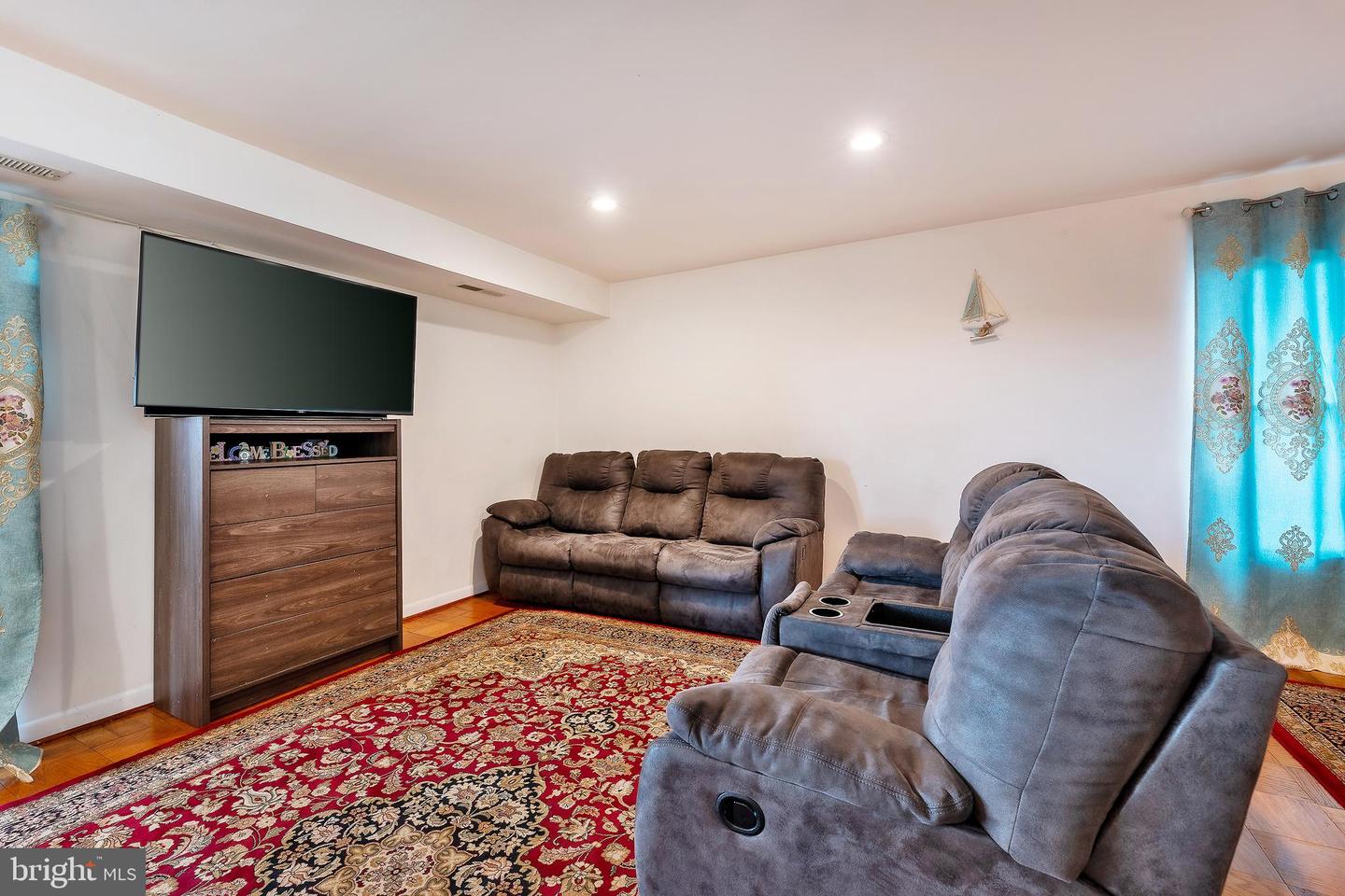 3100 S MANCHESTER STREET Unit: 1128