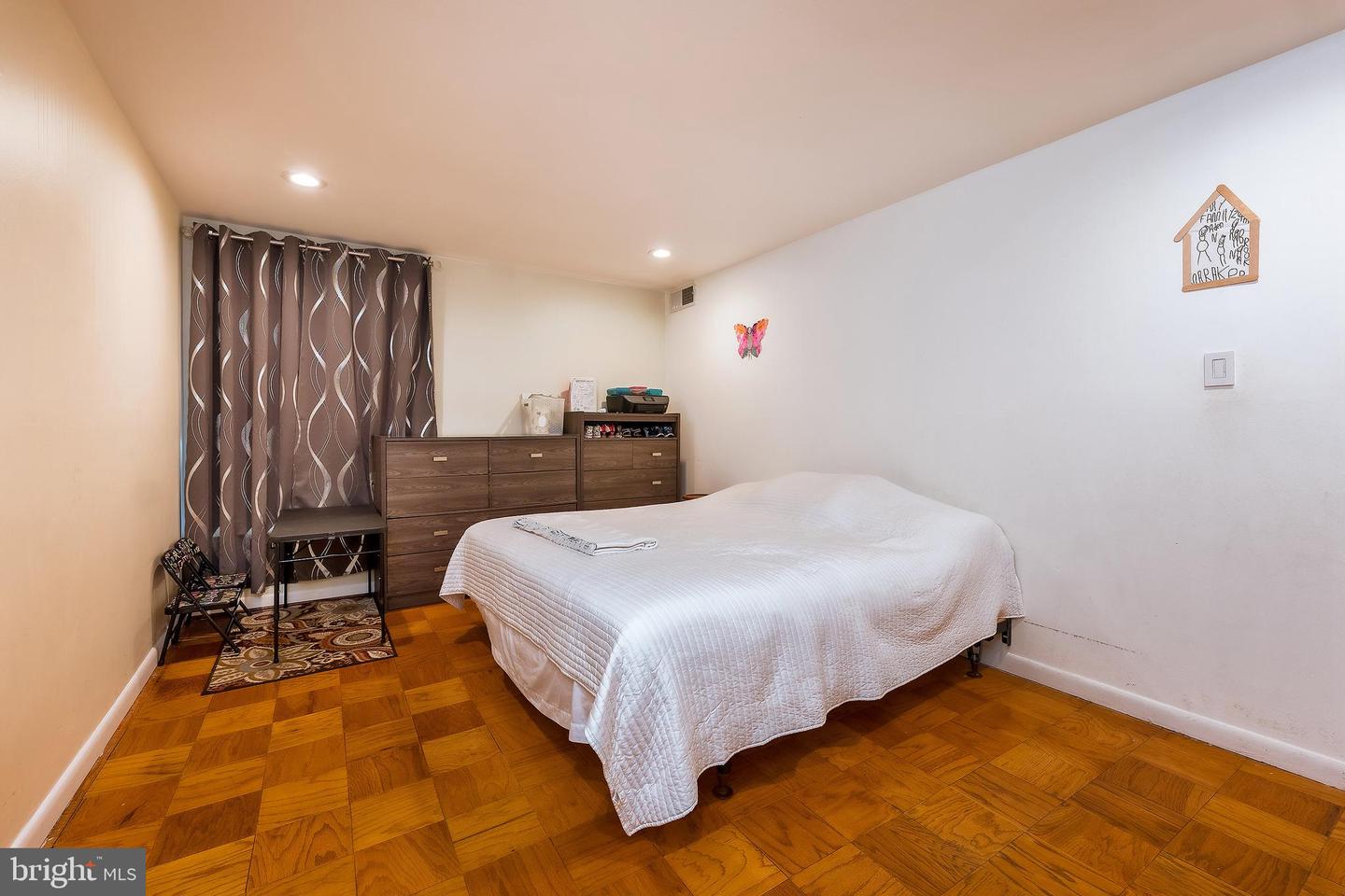 3100 S MANCHESTER STREET Unit: 1128