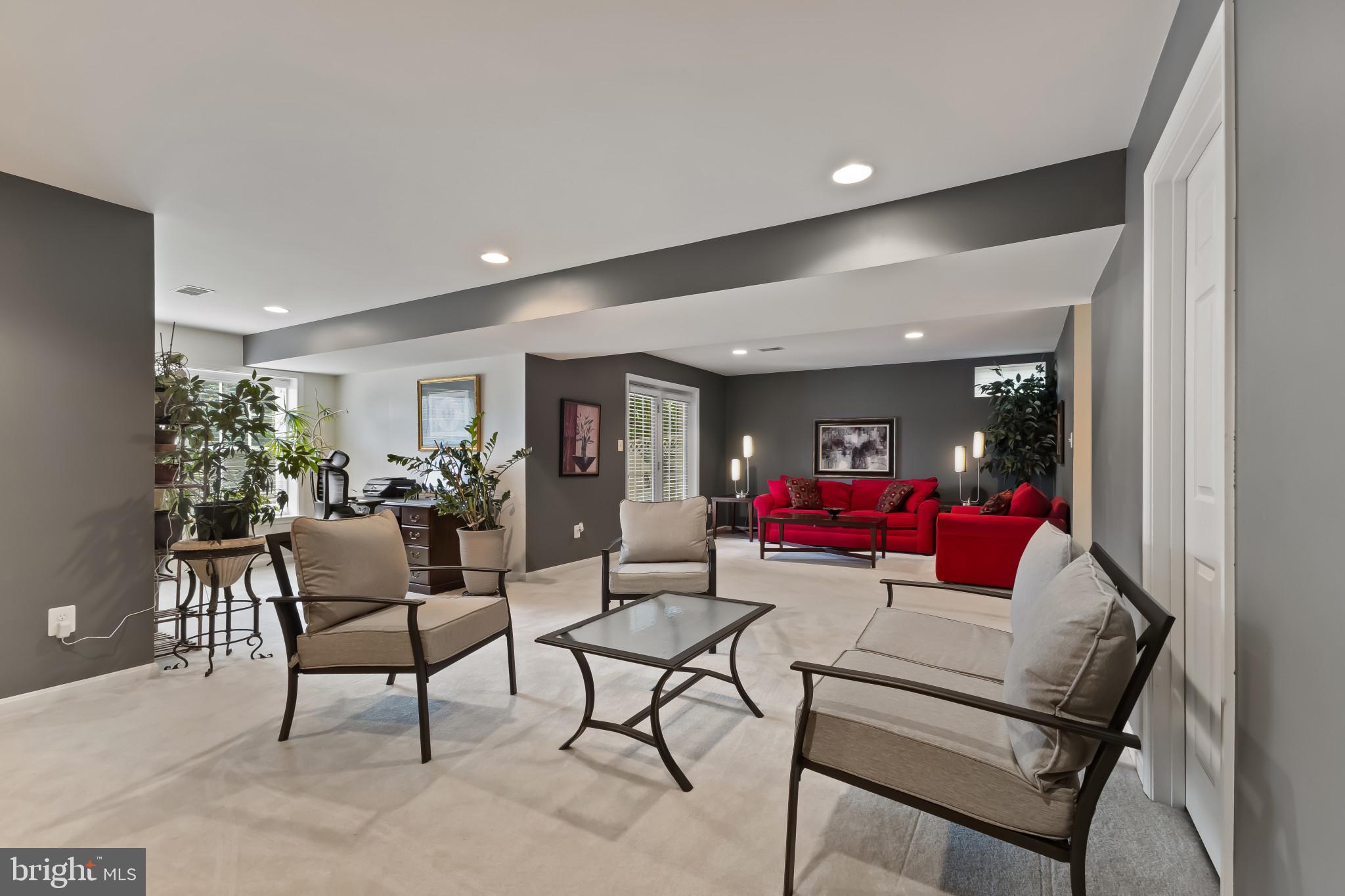 43061 Capri Pl