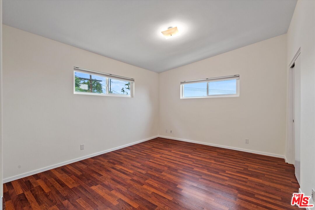 212 4th AVE