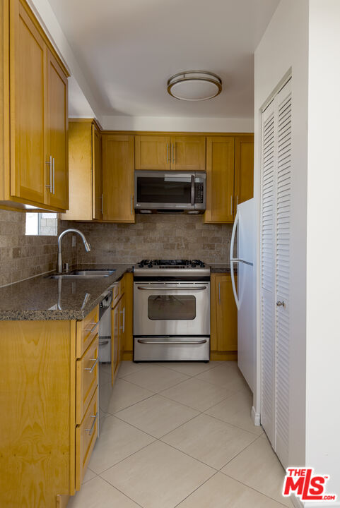 1144 10th St Unit: 10