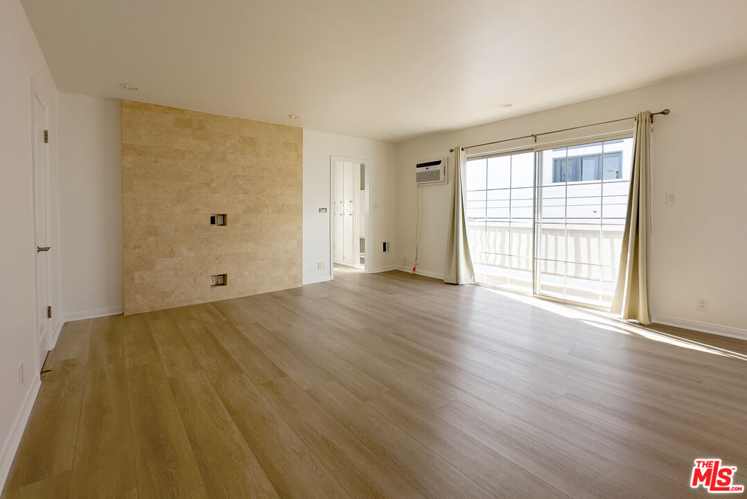 1144 10th St Unit: 10