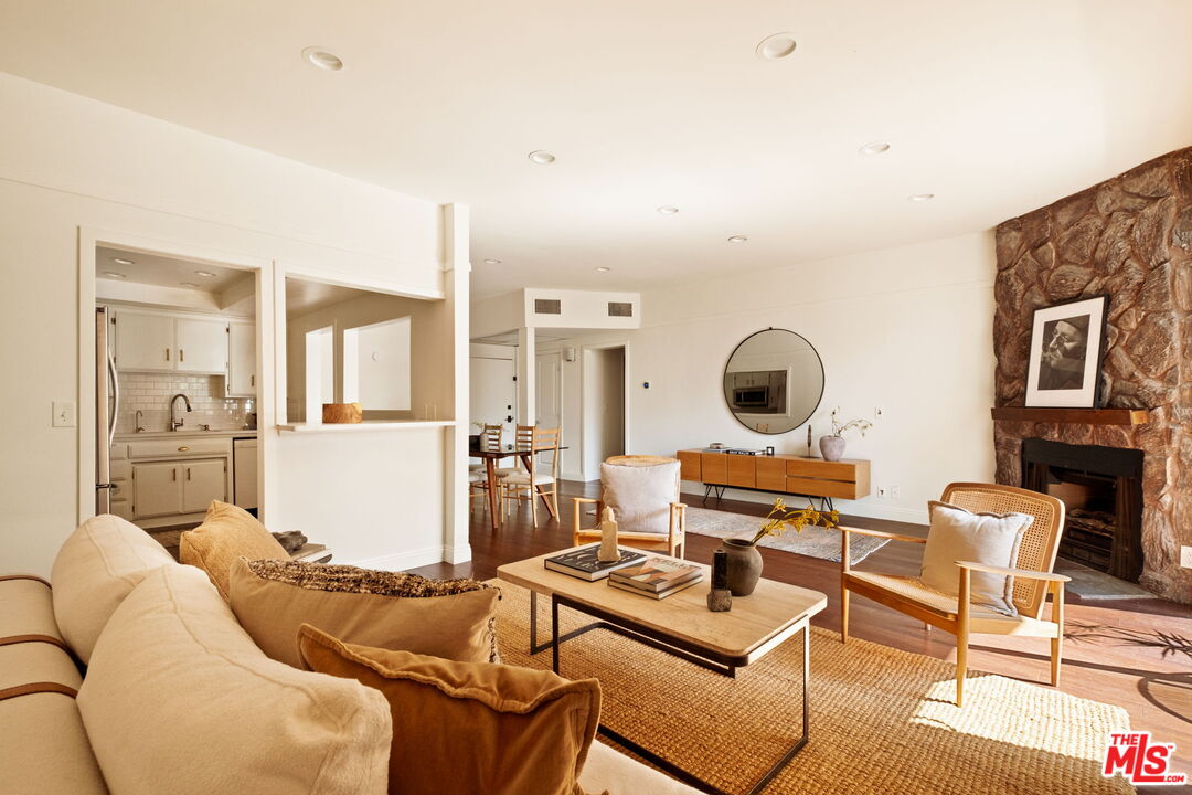 8160 Manitoba St Unit: 216