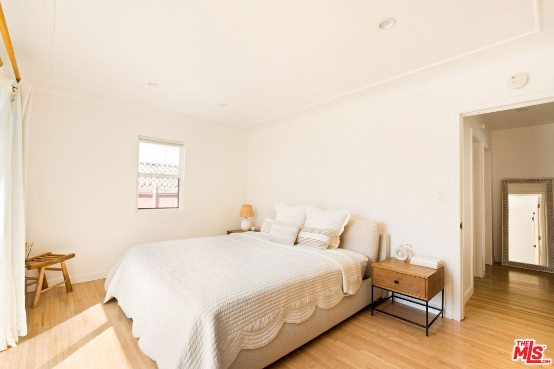 1615 S Crescent Heights Blvd