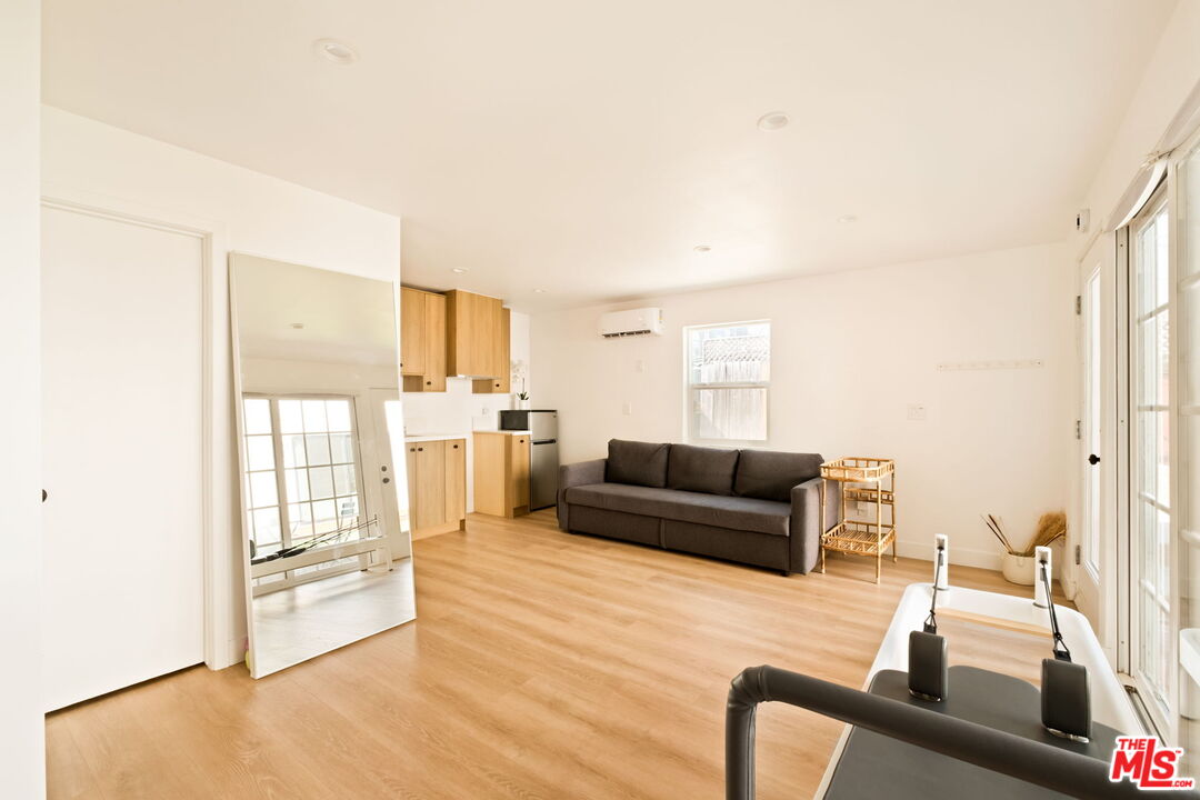 1615 S Crescent Heights Blvd