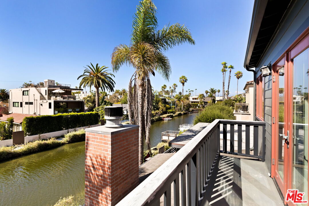 432 Howland Canal