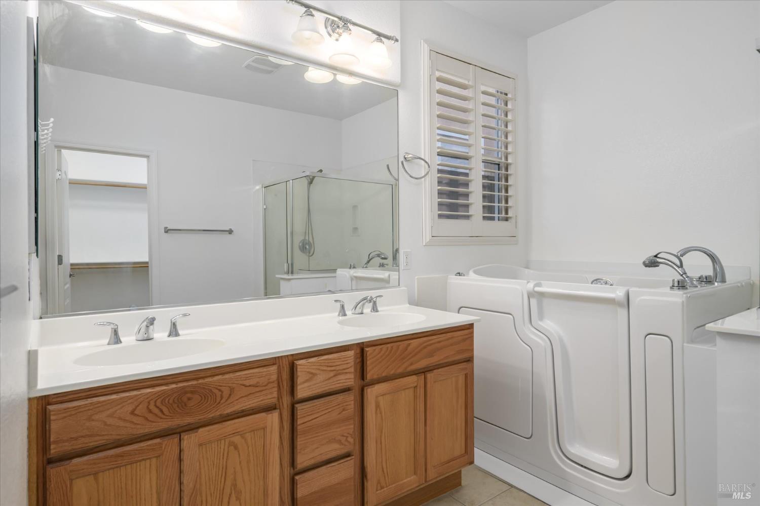 1073 Villaggio Circle