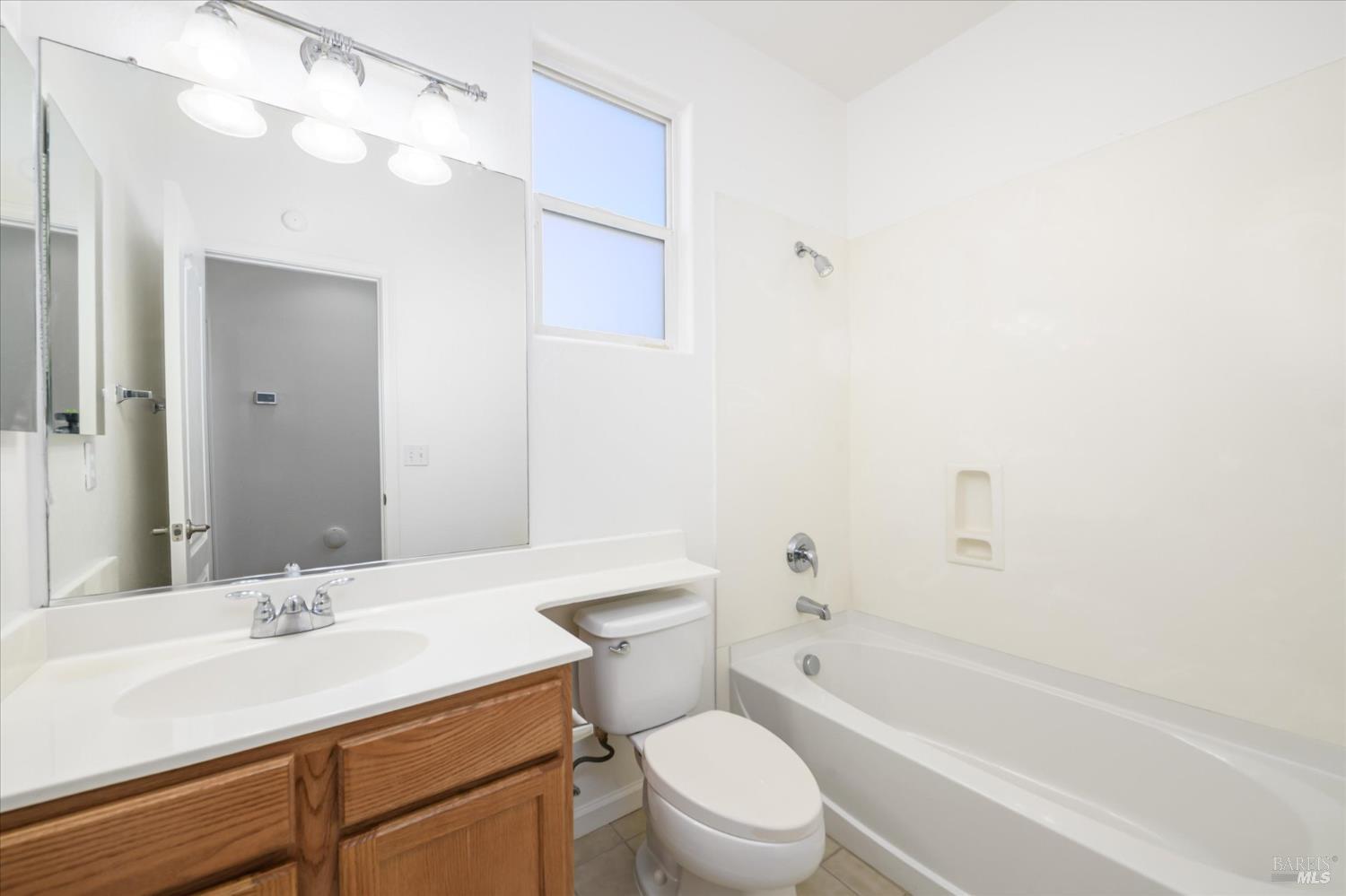 1073 Villaggio Circle