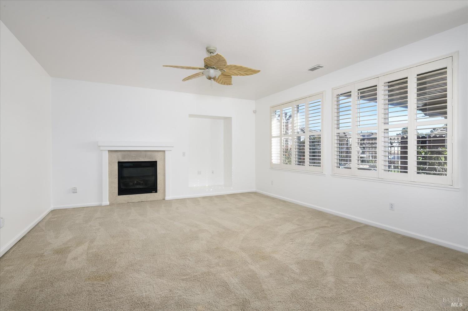 1073 Villaggio Circle