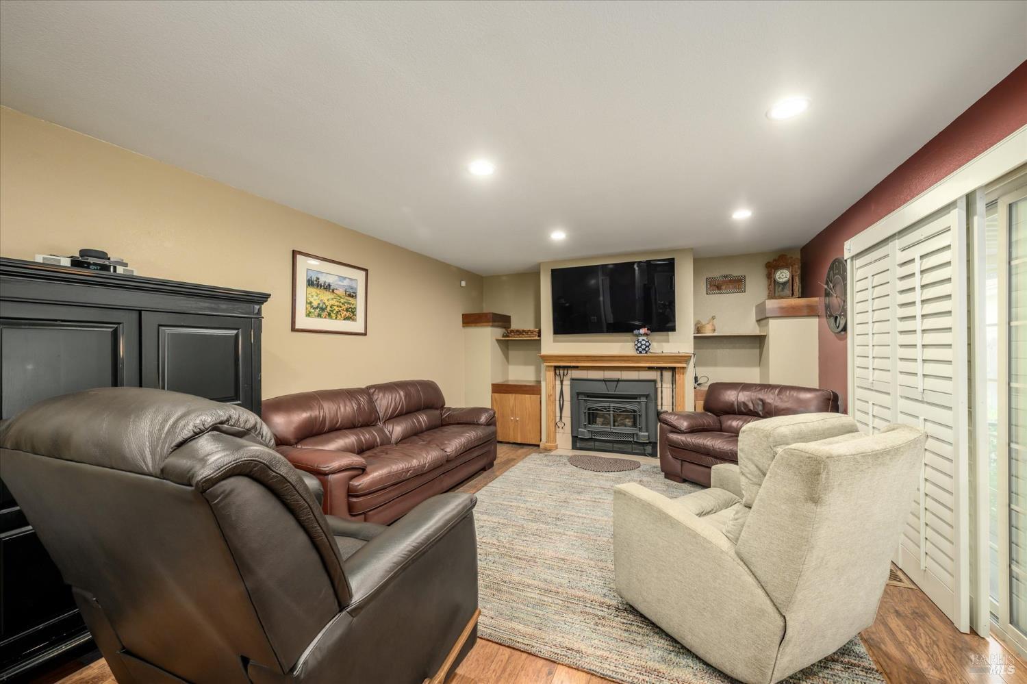 3205 Mustang Circle