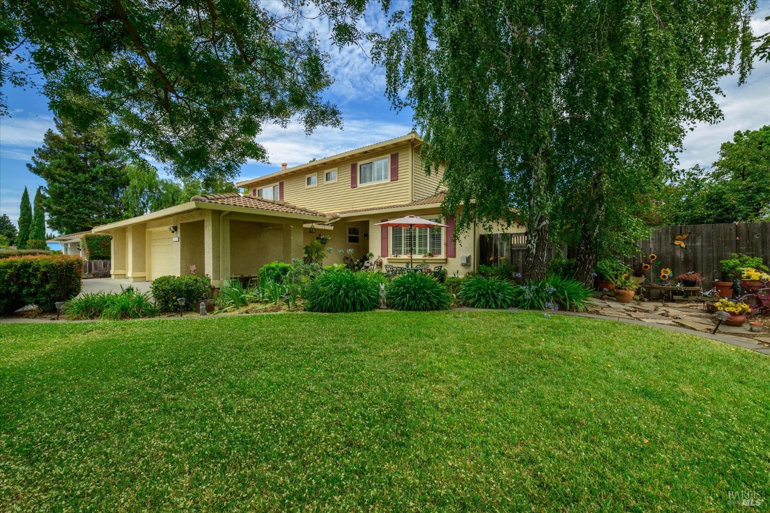 3205 Mustang Circle