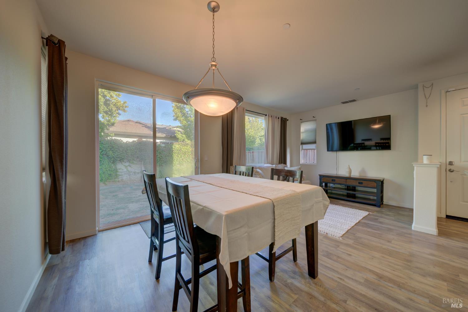 1125 Strawberry Lane