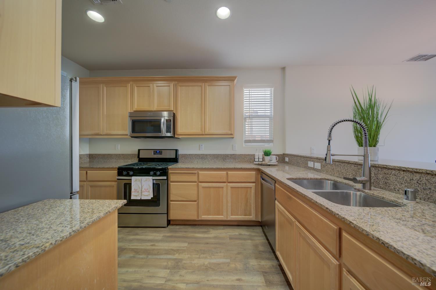 1125 Strawberry Lane