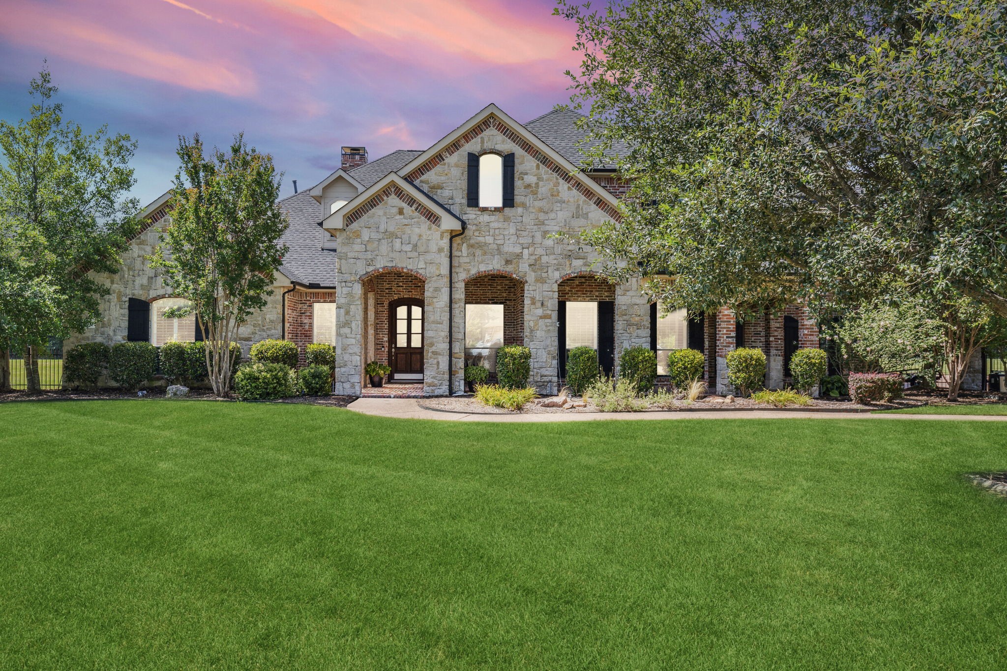 203 Dumont Court