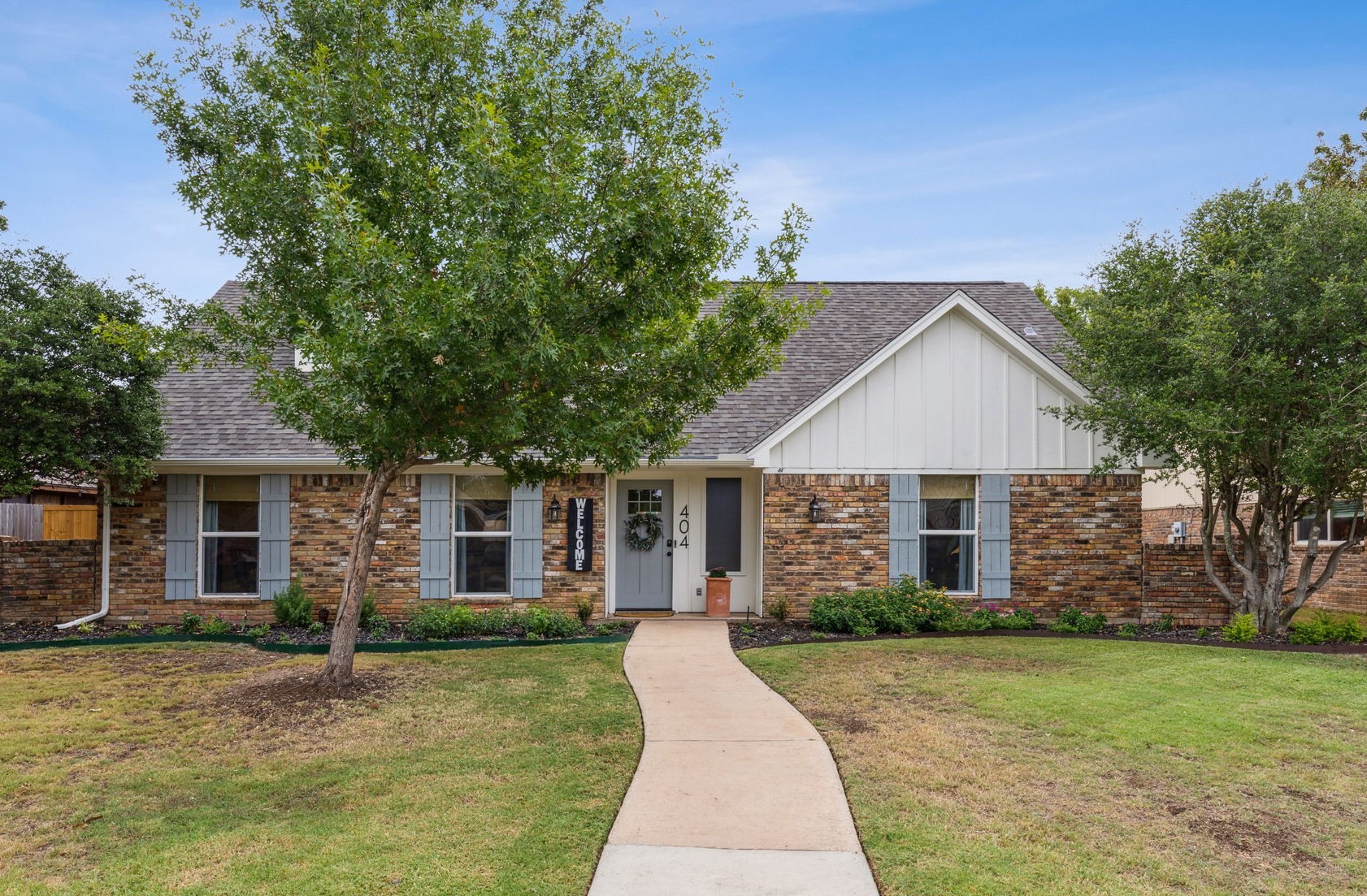 404 Pebblebrook Drive