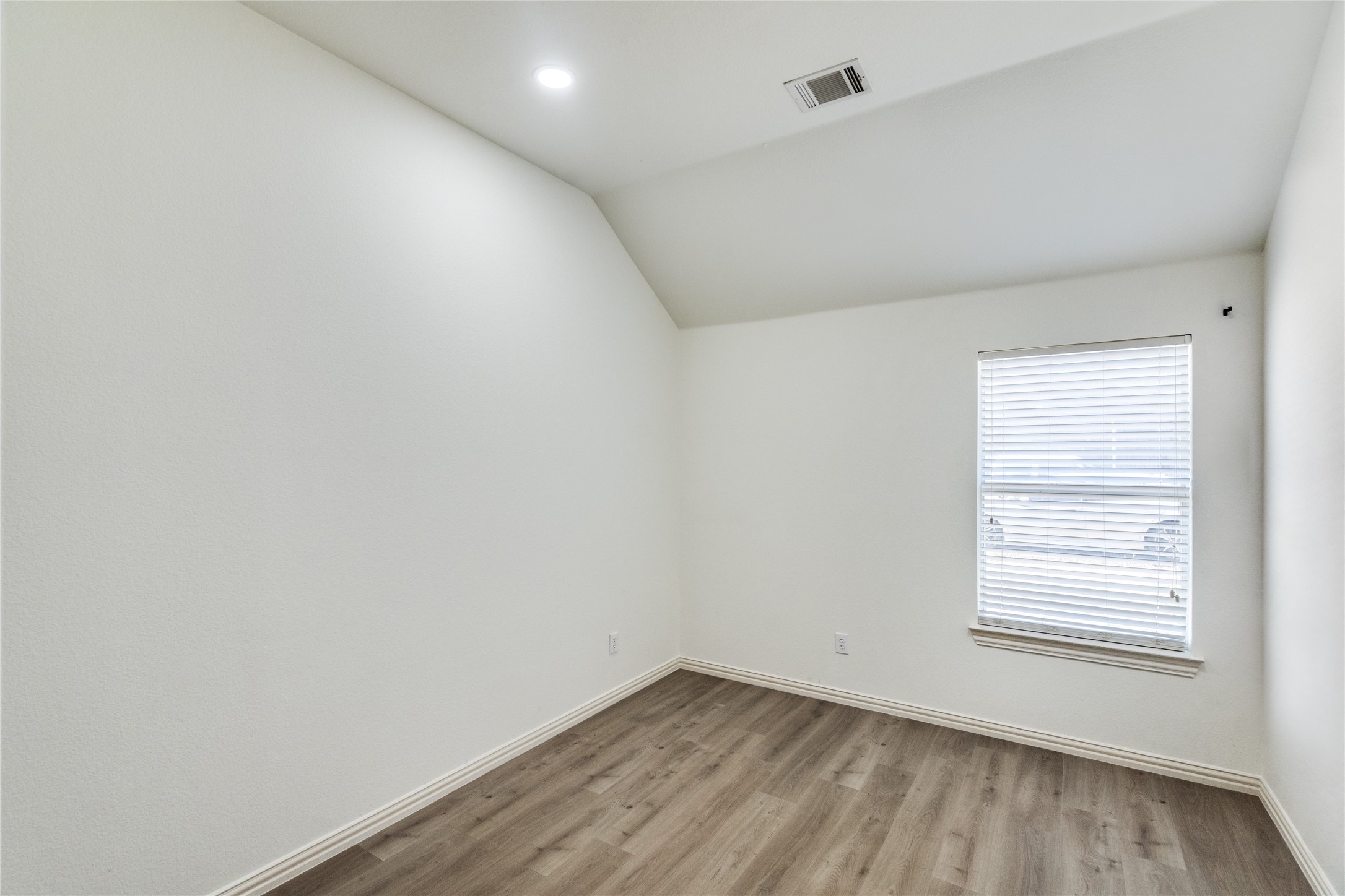 1607 Buckthorne Drive