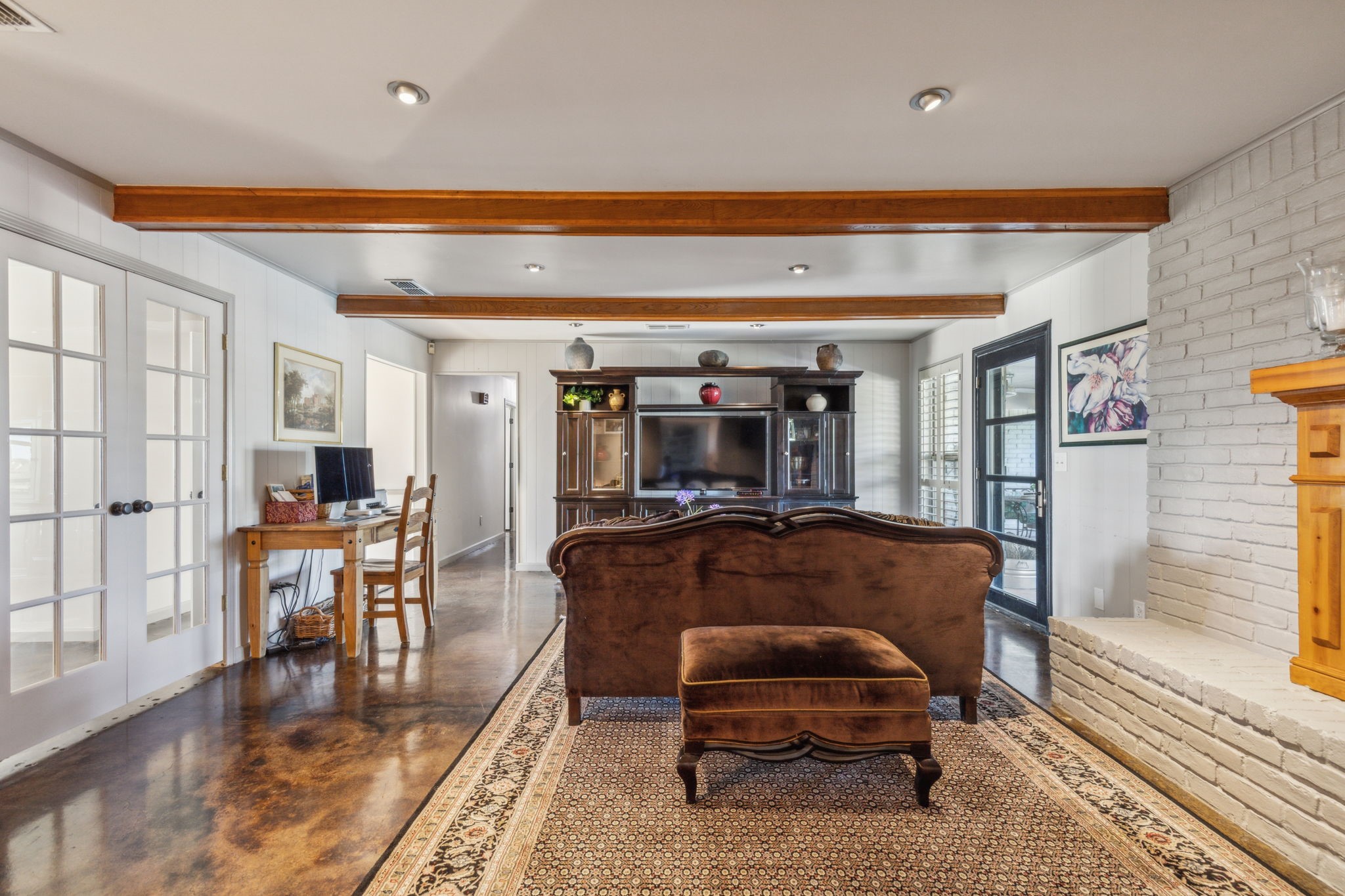 3611 Hogge Drive