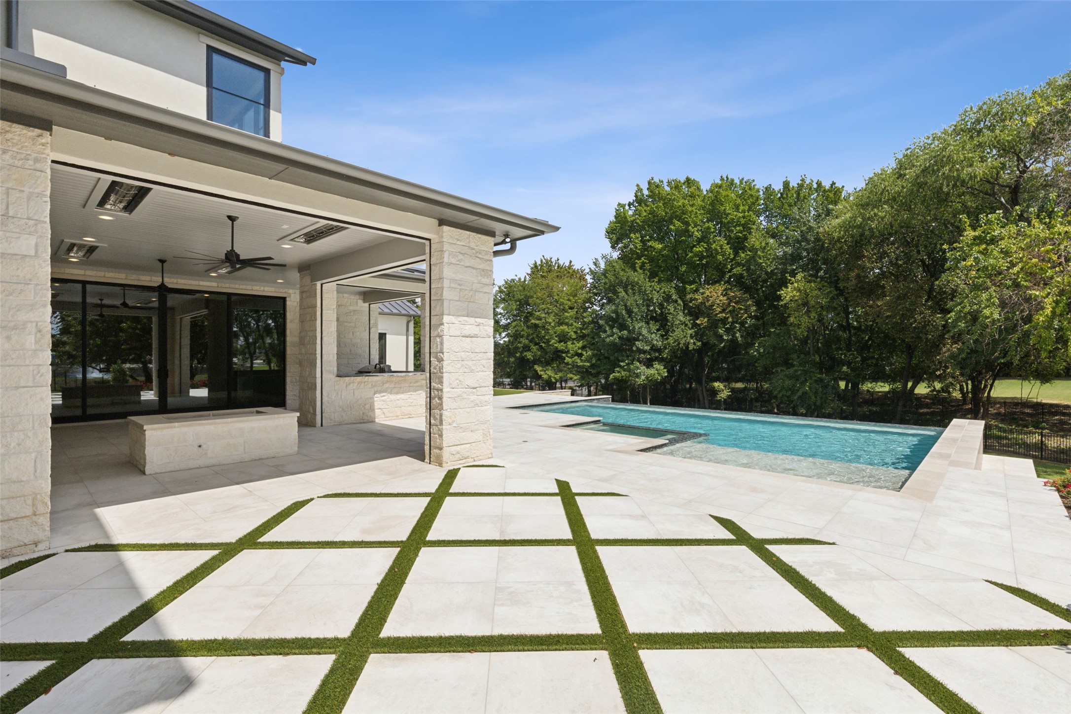 970 Twin Oaks Drive