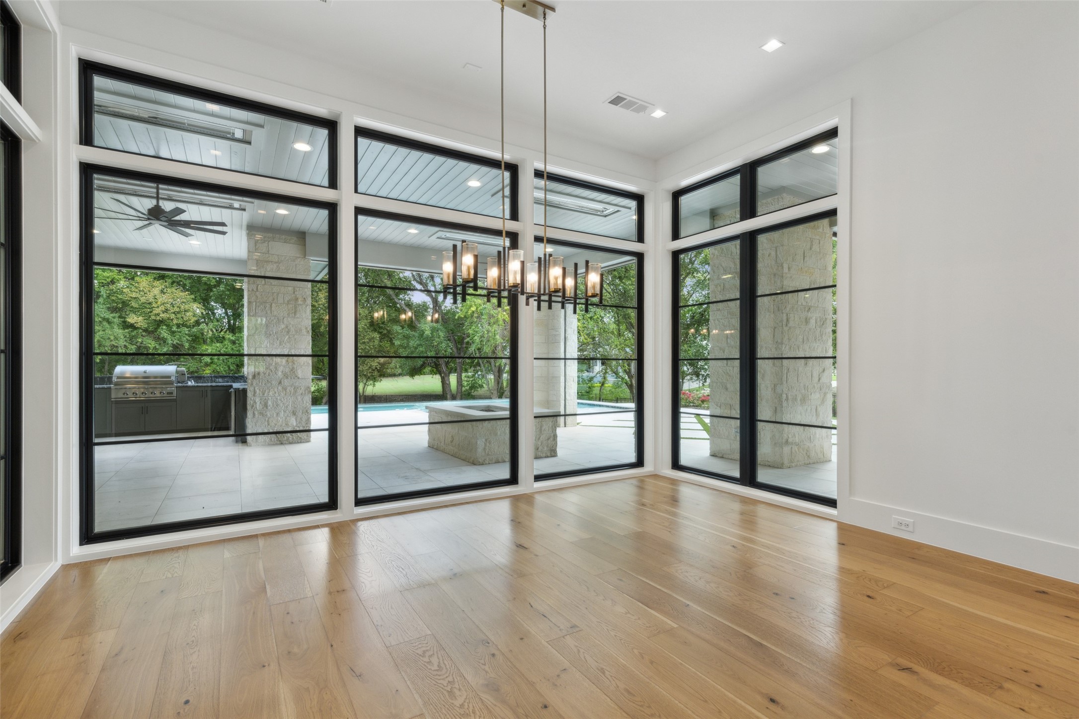 970 Twin Oaks Drive