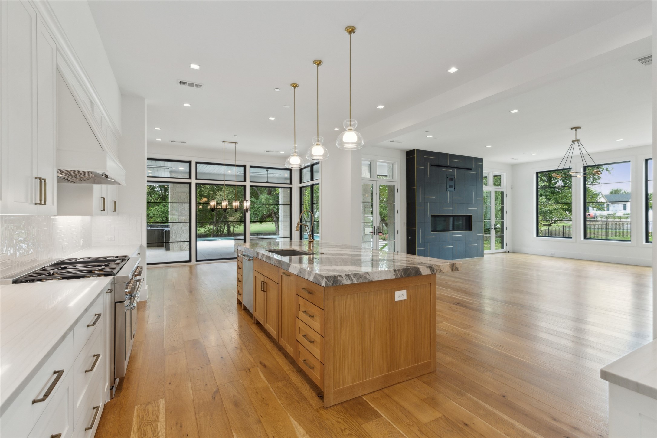 970 Twin Oaks Drive
