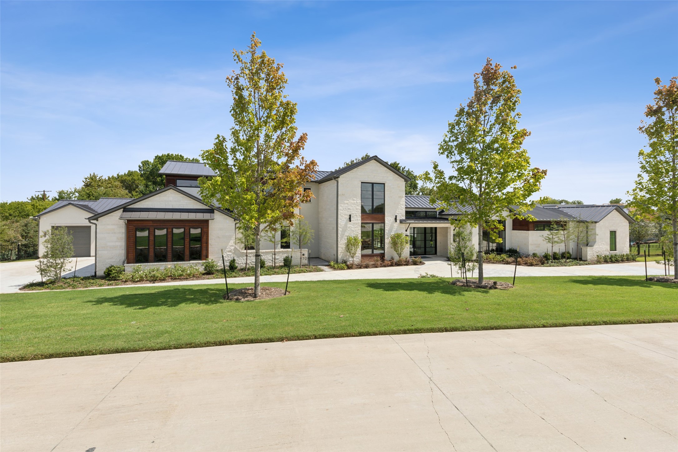 970 Twin Oaks Drive