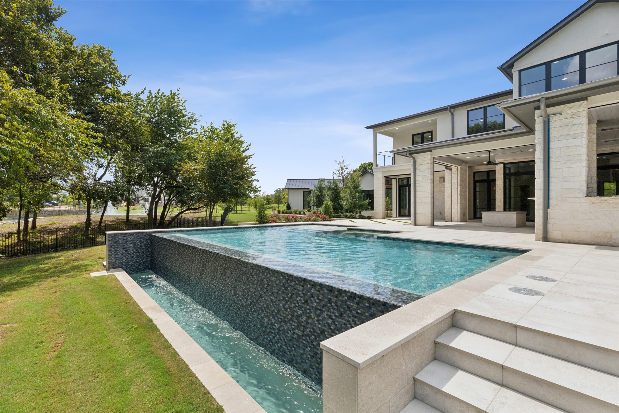 970 Twin Oaks Drive