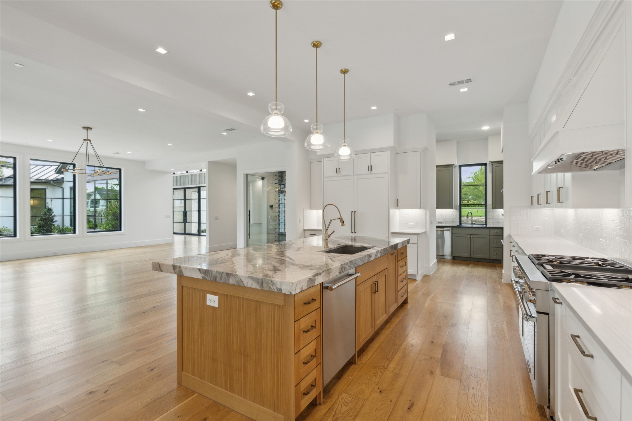970 Twin Oaks Drive