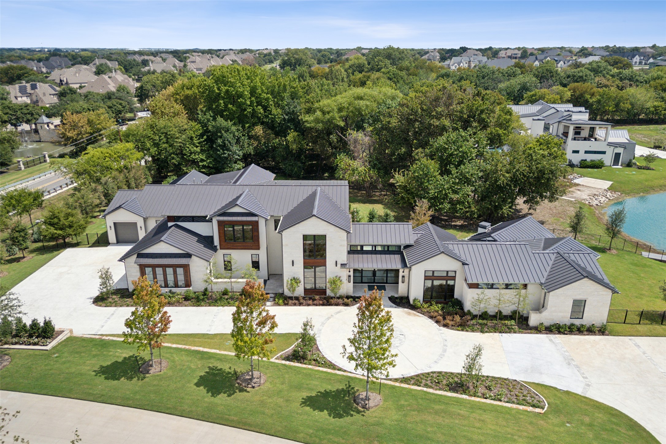 970 Twin Oaks Drive