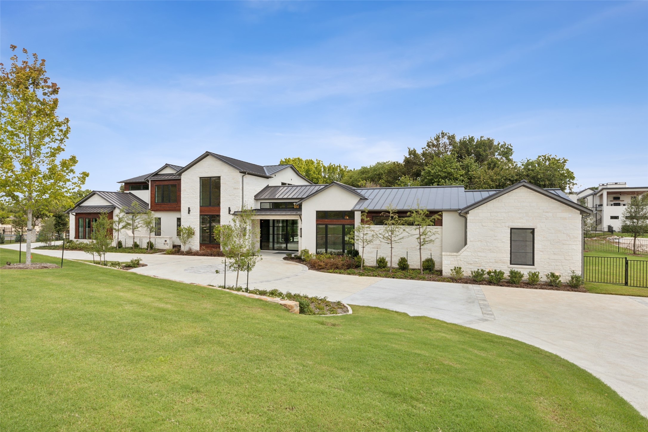 970 Twin Oaks Drive