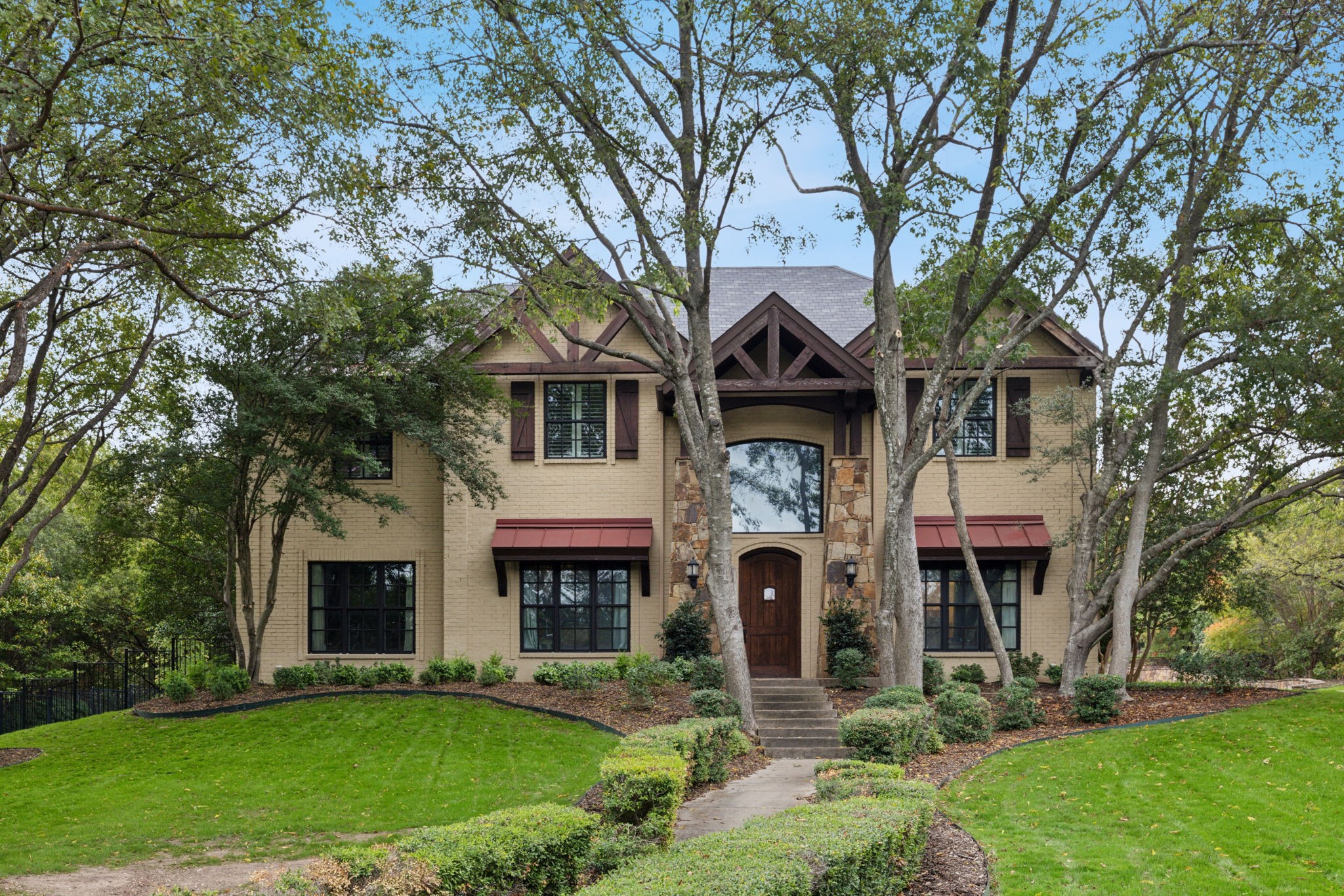 480 Ashwood Lane