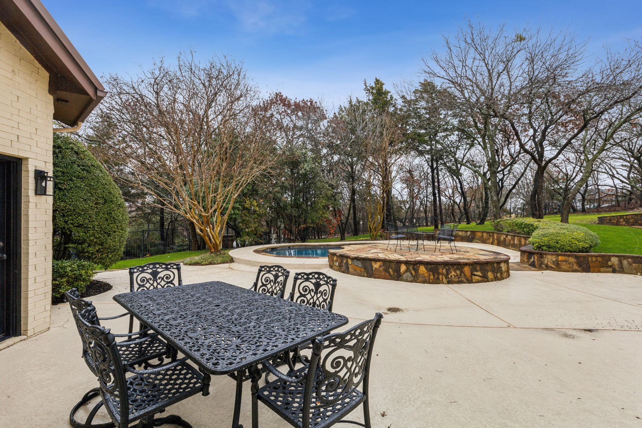 480 Ashwood Lane