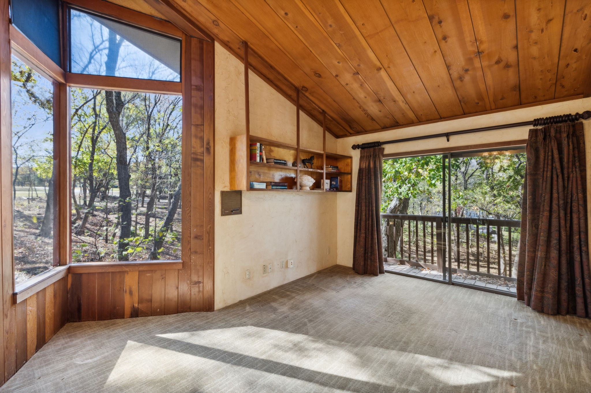 1311 Red Oak Trail