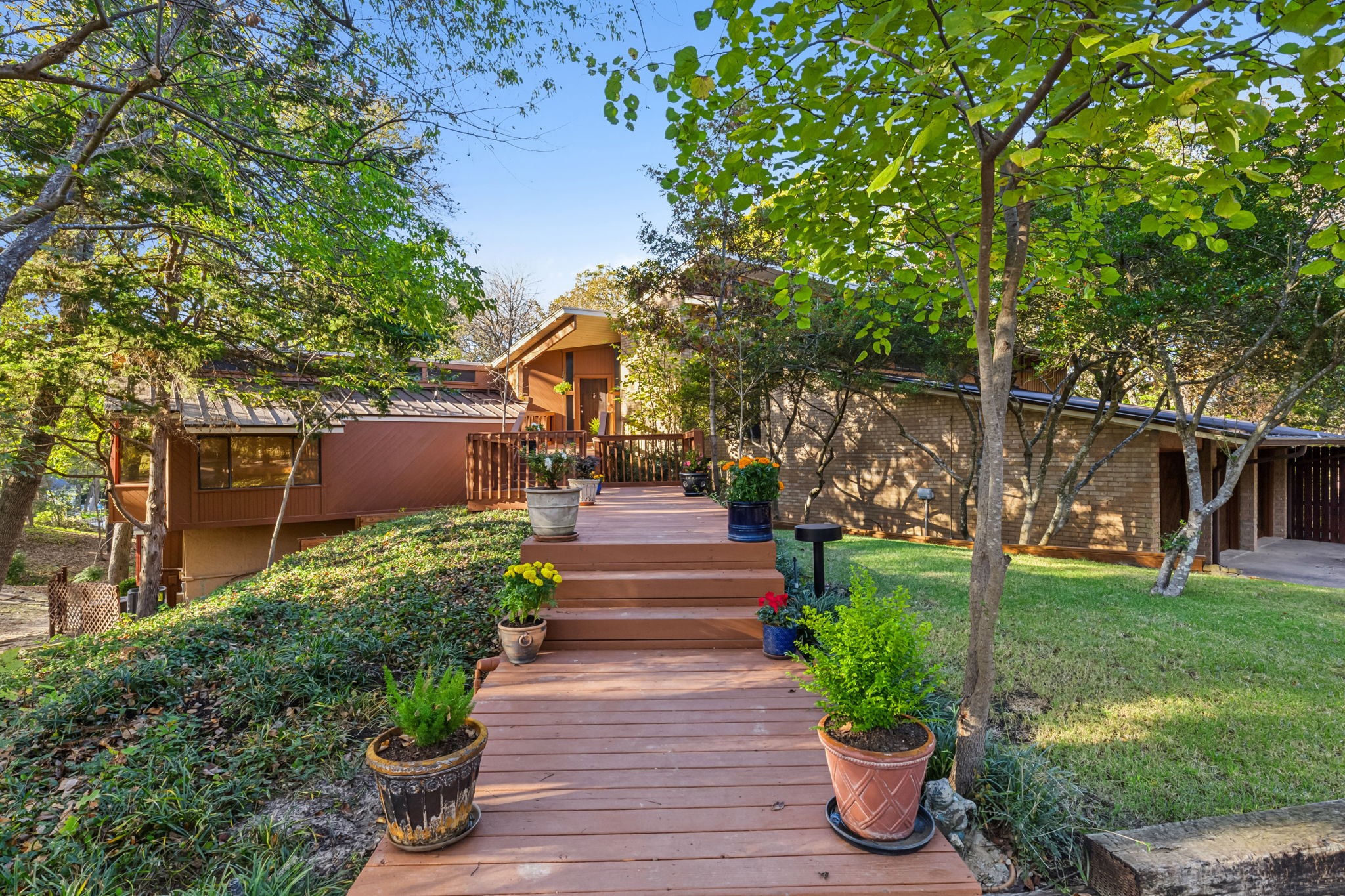 1311 Red Oak Trail