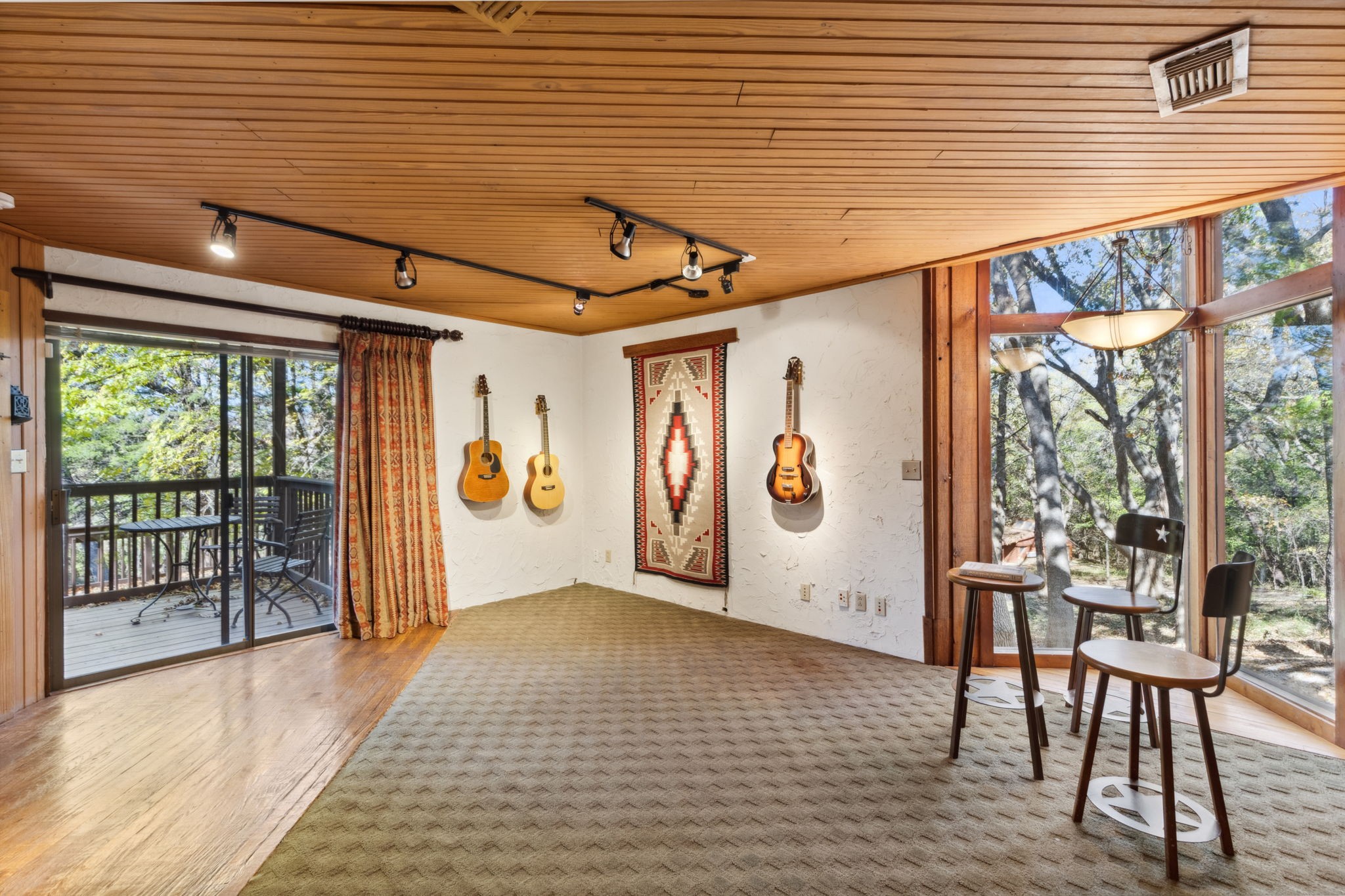1311 Red Oak Trail