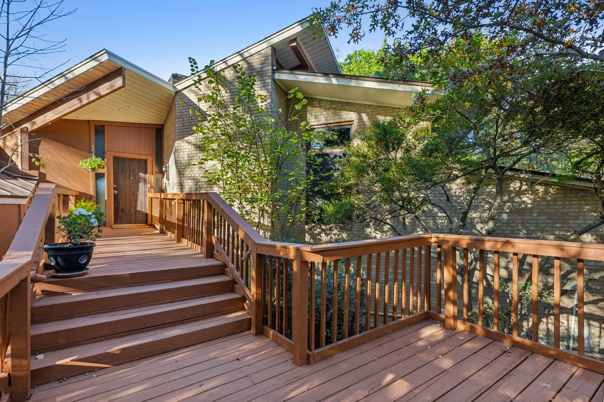 1311 Red Oak Trail