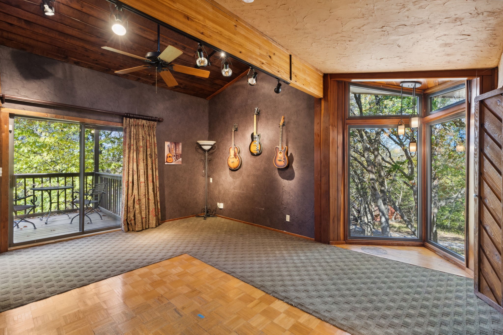1311 Red Oak Trail