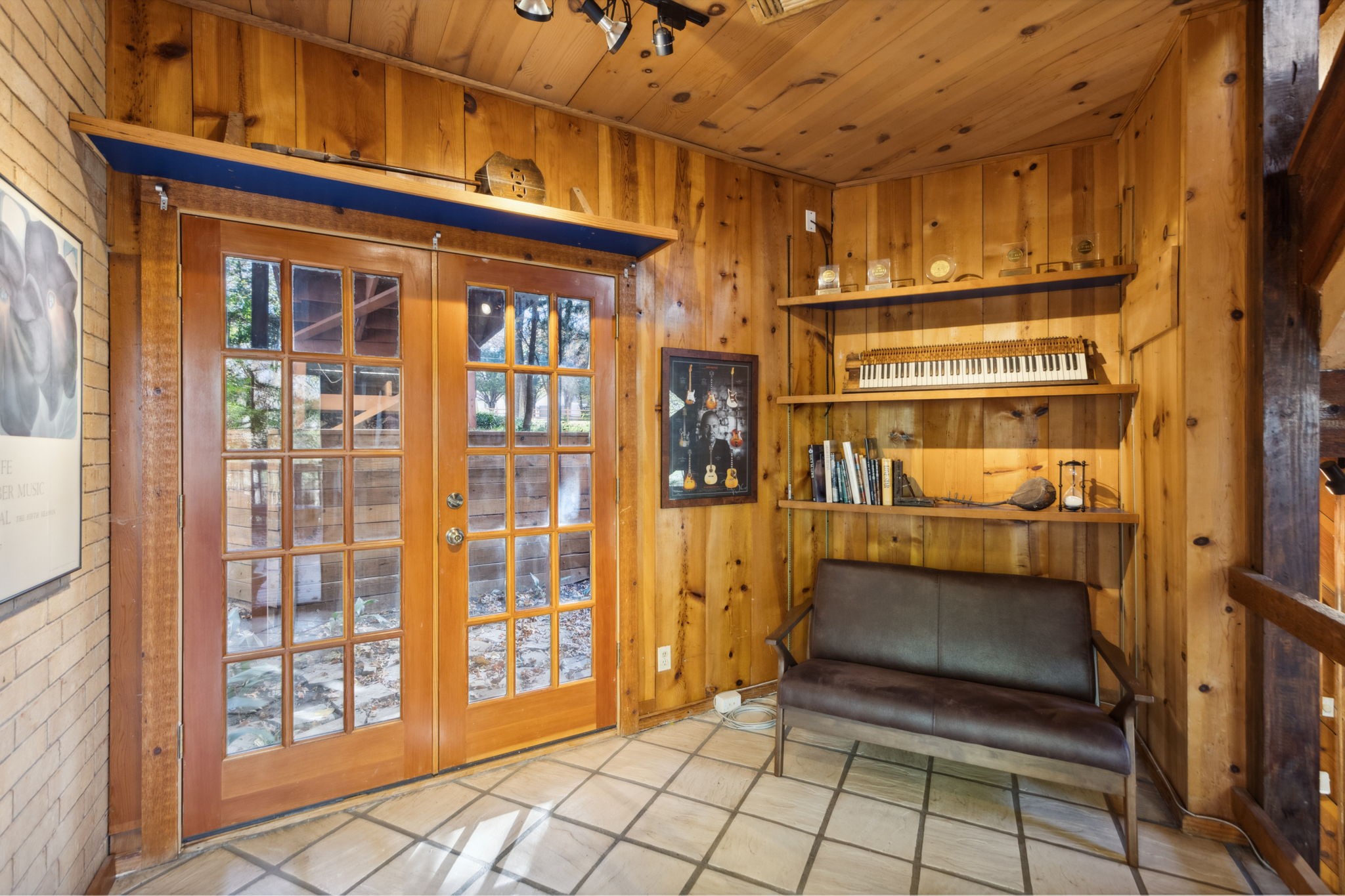 1311 Red Oak Trail