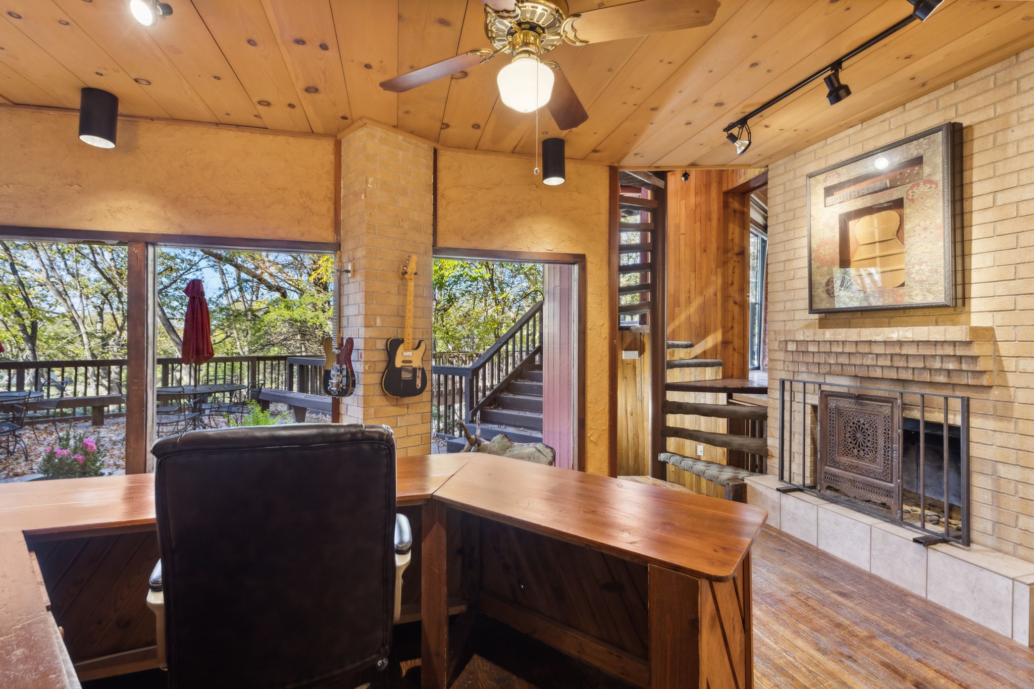 1311 Red Oak Trail