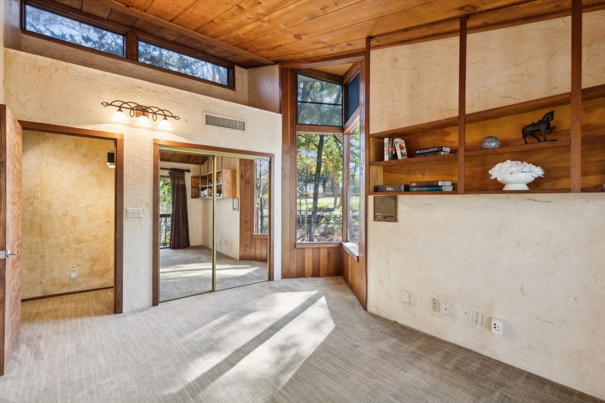 1311 Red Oak Trail