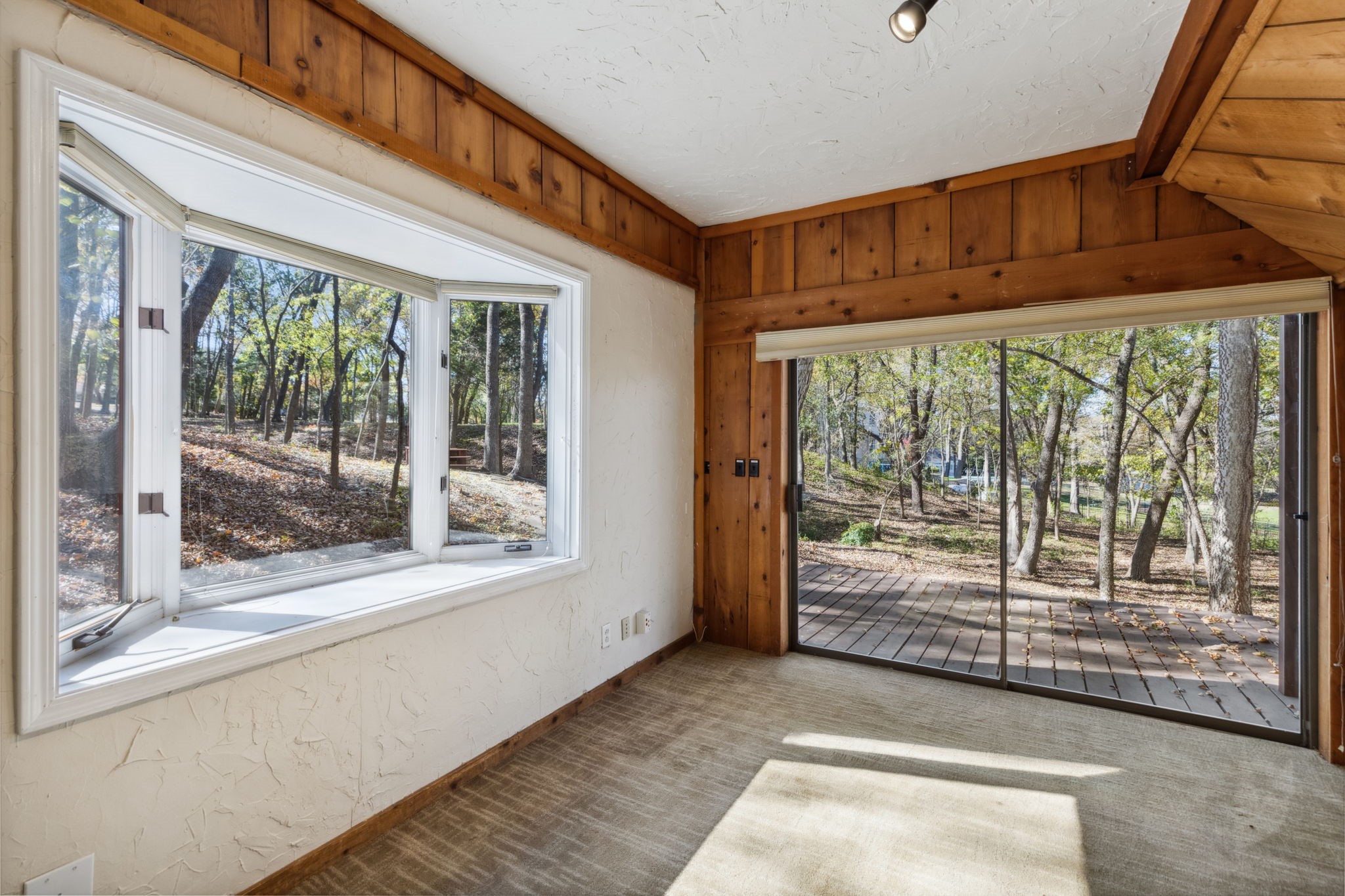 1311 Red Oak Trail