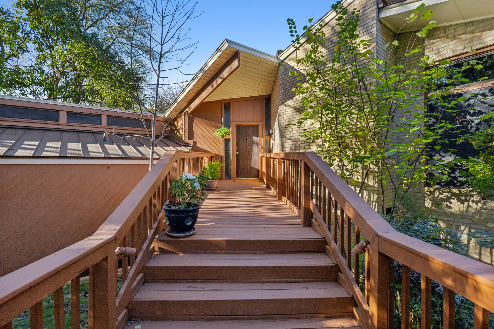 1311 Red Oak Trail