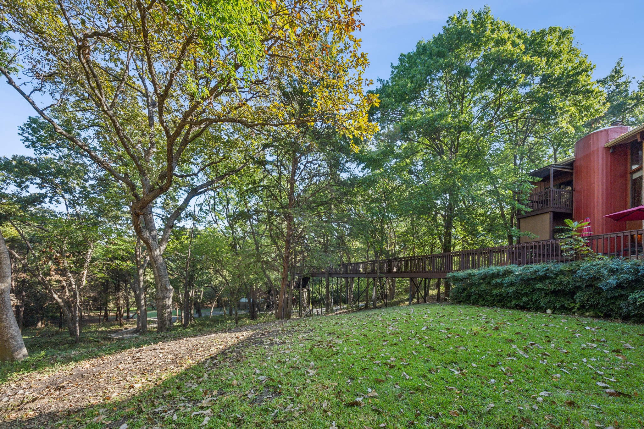 1311 Red Oak Trail